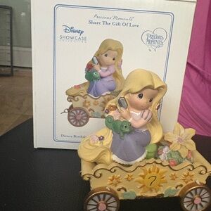 Disney Precious Moments Showcase Figure - Purple and Yellow - Rapunzel Age 7